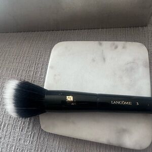 Lancôme brush #3 highlighting